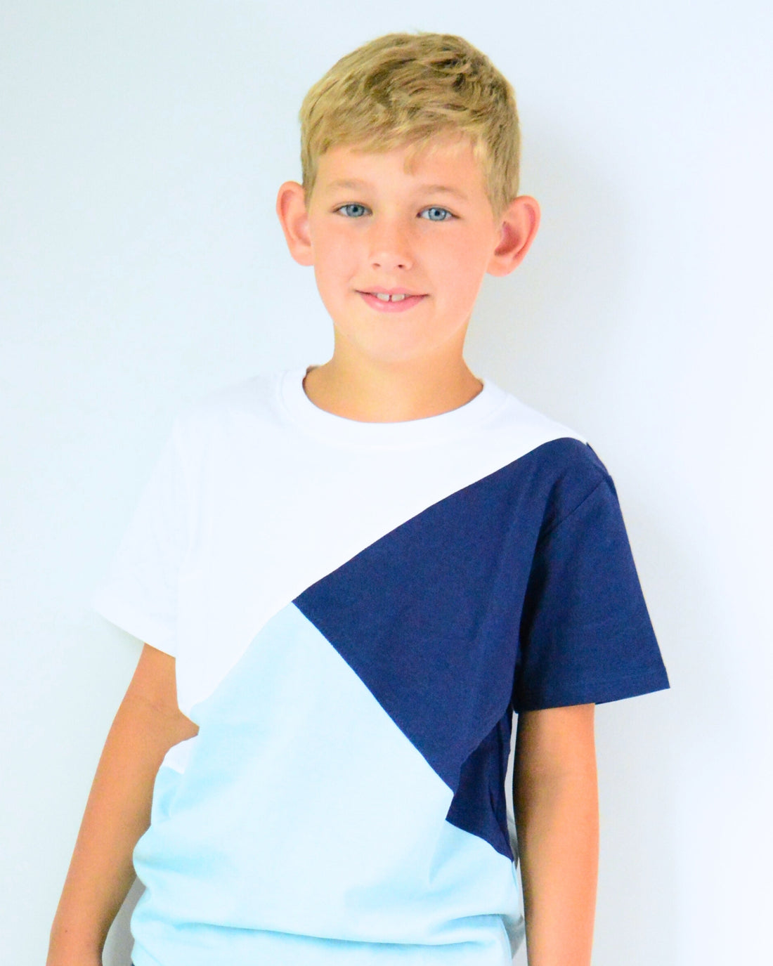 100% Organic Cotton Abstract Color block T-Shirt in Ocean Cavern, Crystal Blue & White colour